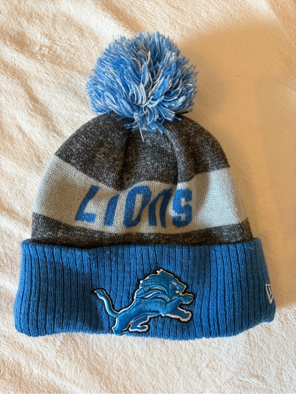 Detroit Lions Pom Cuff Beanie - Blue & Gray